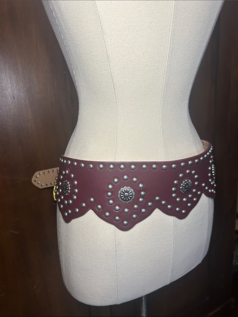 Studded Dark Brown Star Buckle Belt L/XL - Picture 4 of 10